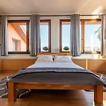 Villa Praesidium Pied Dans L'eau, On The *