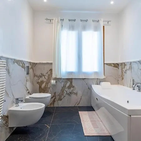Praesidium Pied Dans L'eau, On The Villa *