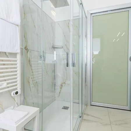 Praesidium Pied Dans L'eau, On The Villa *