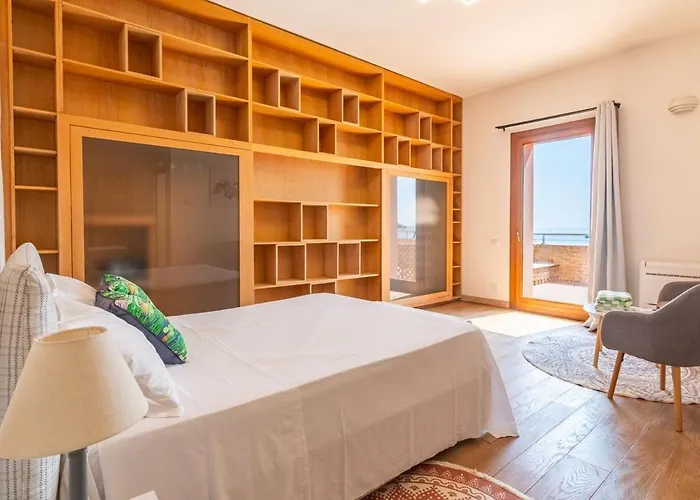 Praesidium Pied Dans L'eau, On The Villa *